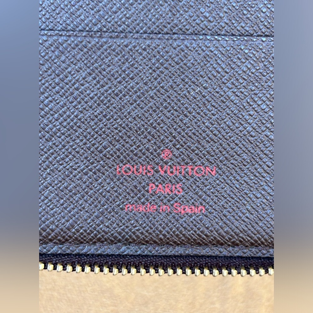 Louis Vuitton Olav Wallet Organizer in DE - Picture 11 of 16
